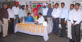 Knee Brace Camp